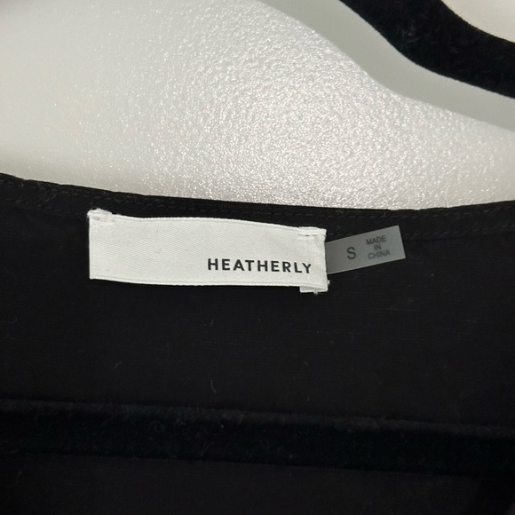 Heatherly‎ Anastasia Tie Front Lace Up Detail Cropped Blouse Black Size Small - Picture 4 of 5